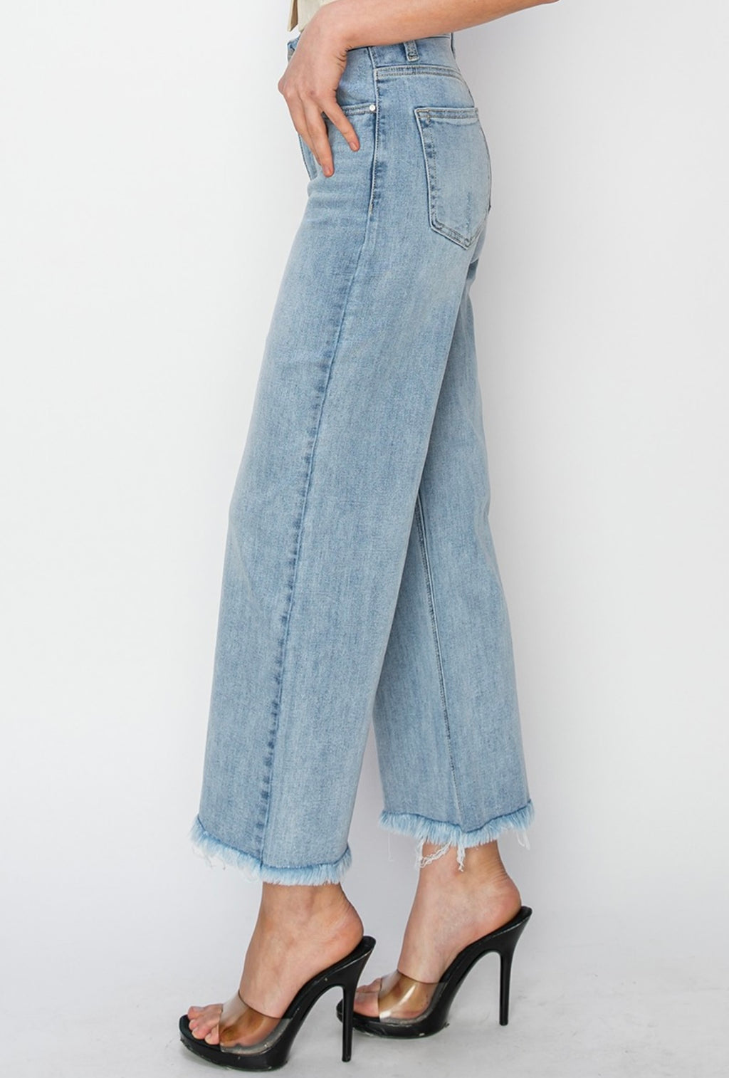 Lightwash Cropped Wide Leg Jeans