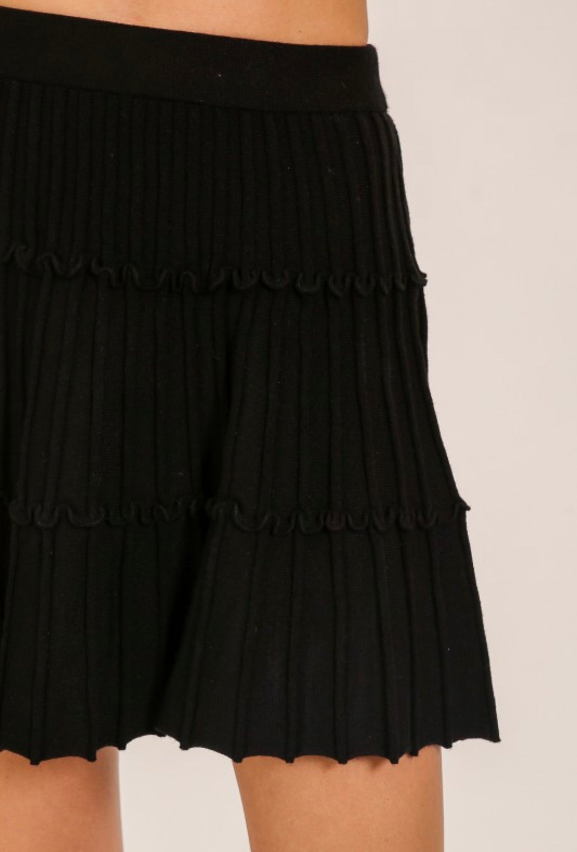 Black Pleated Knit Skirt