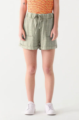 Celery Cuffed Shorts